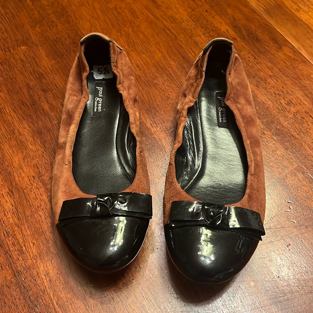 Paul Green Sacchetto Brown Suede & Black Patent Leather Ballet Flats  size 5.5